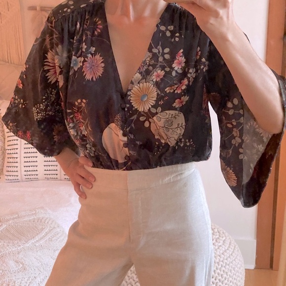 Zara Velvet Flower Print body suite/blouse S, seamless bottom, hardly worn - Picture 2 of 8